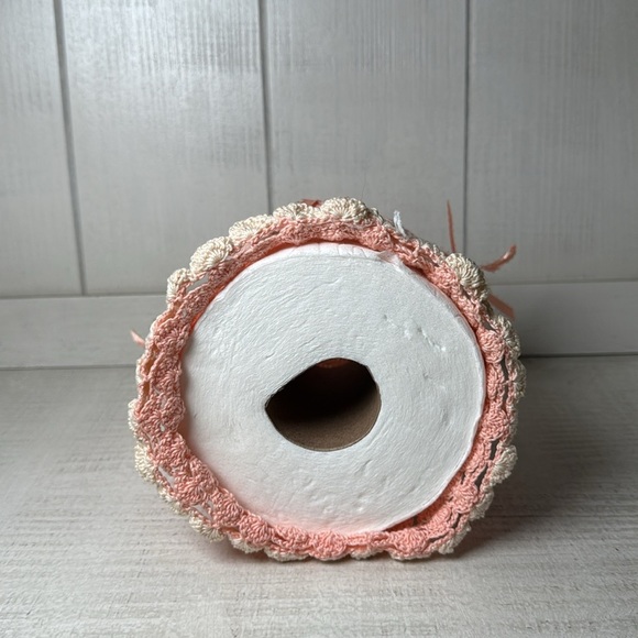 Toilet Paper Vintage Cover Doll Peach Crochet Grandma Cottage Victorian - Picture 10 of 13